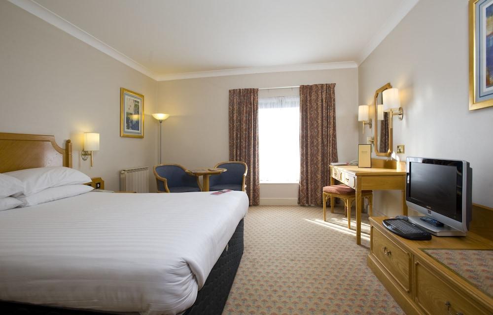 Hogs Back Hotel & Spa Nr Farnham Farnham  Eksteriør billede