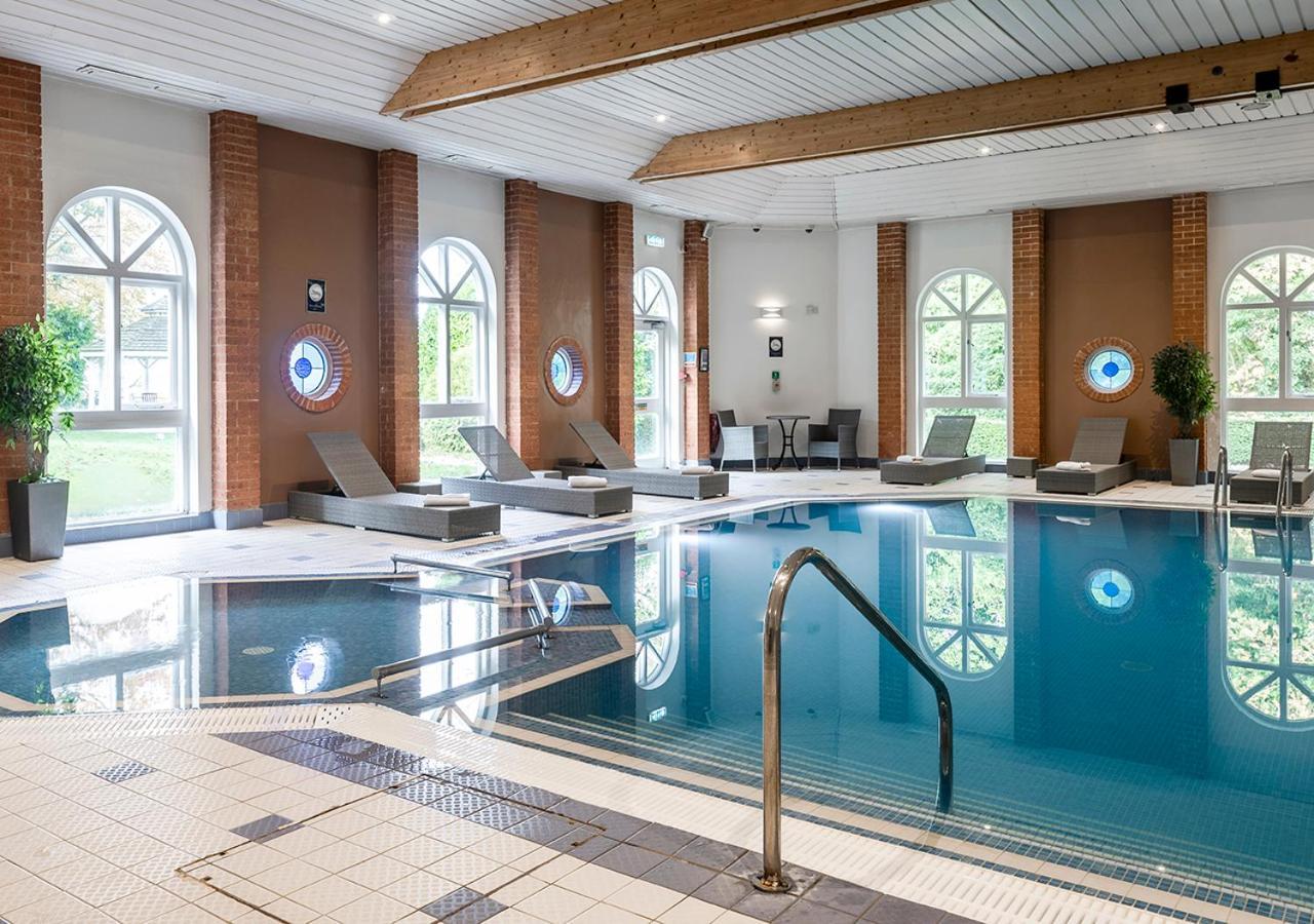 Hogs Back Hotel & Spa Nr Farnham Farnham  Eksteriør billede