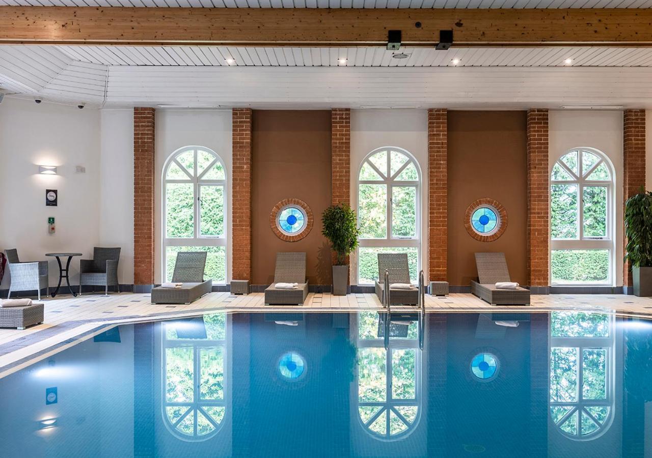 Hogs Back Hotel & Spa Nr Farnham Farnham  Eksteriør billede
