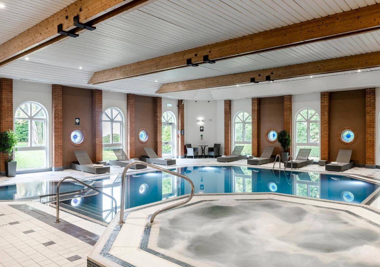 Hogs Back Hotel & Spa Nr Farnham Farnham  Eksteriør billede
