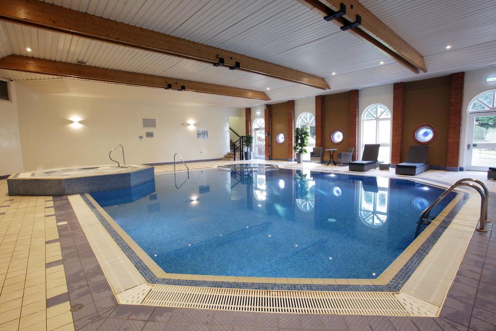 Hogs Back Hotel & Spa Nr Farnham Farnham  Eksteriør billede